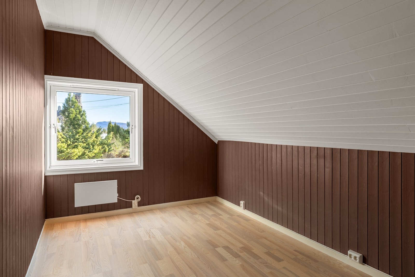 Praktisk for barnefamilien med alle tre soverommene på ett plan! Galleribilde