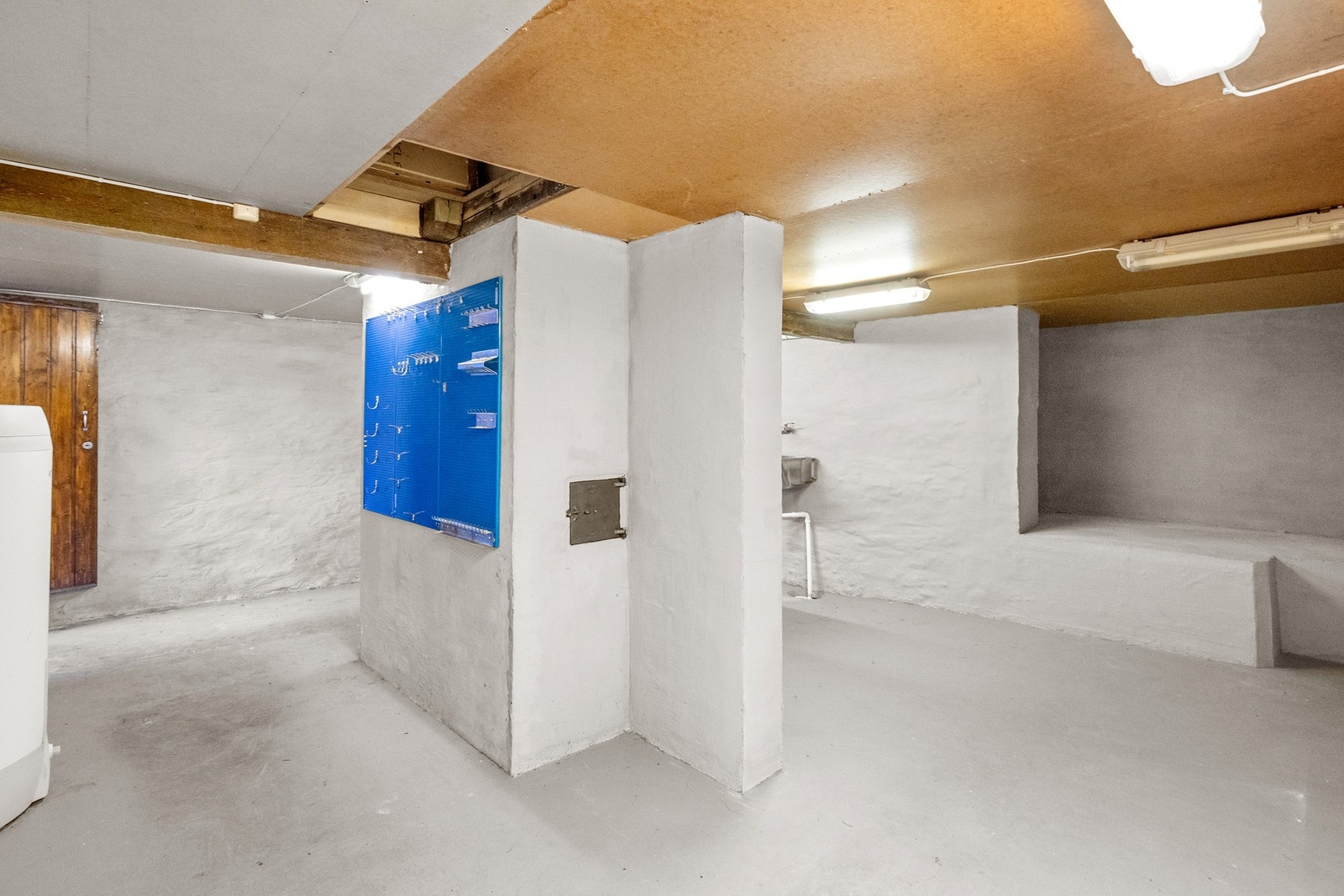 Her er det også opplegg for vaskemaskin og plass til tørketrommel. Galleribilde