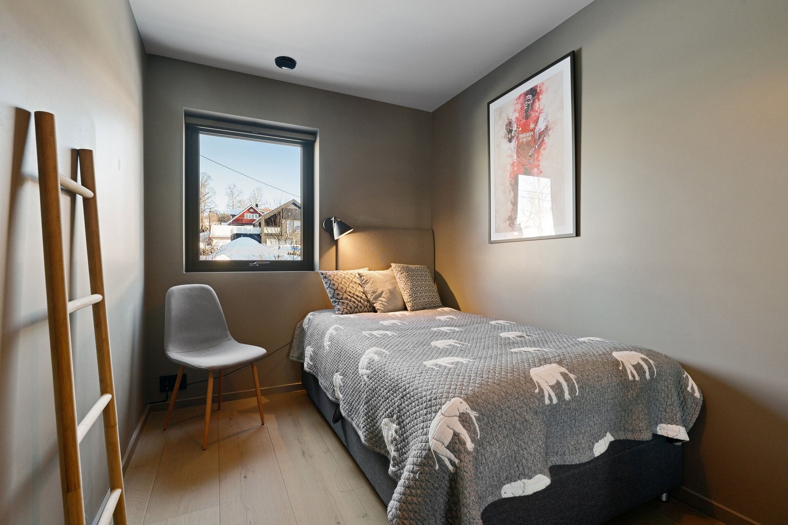 Soverom 1 - med skyvedørsgarderobe Galleribilde