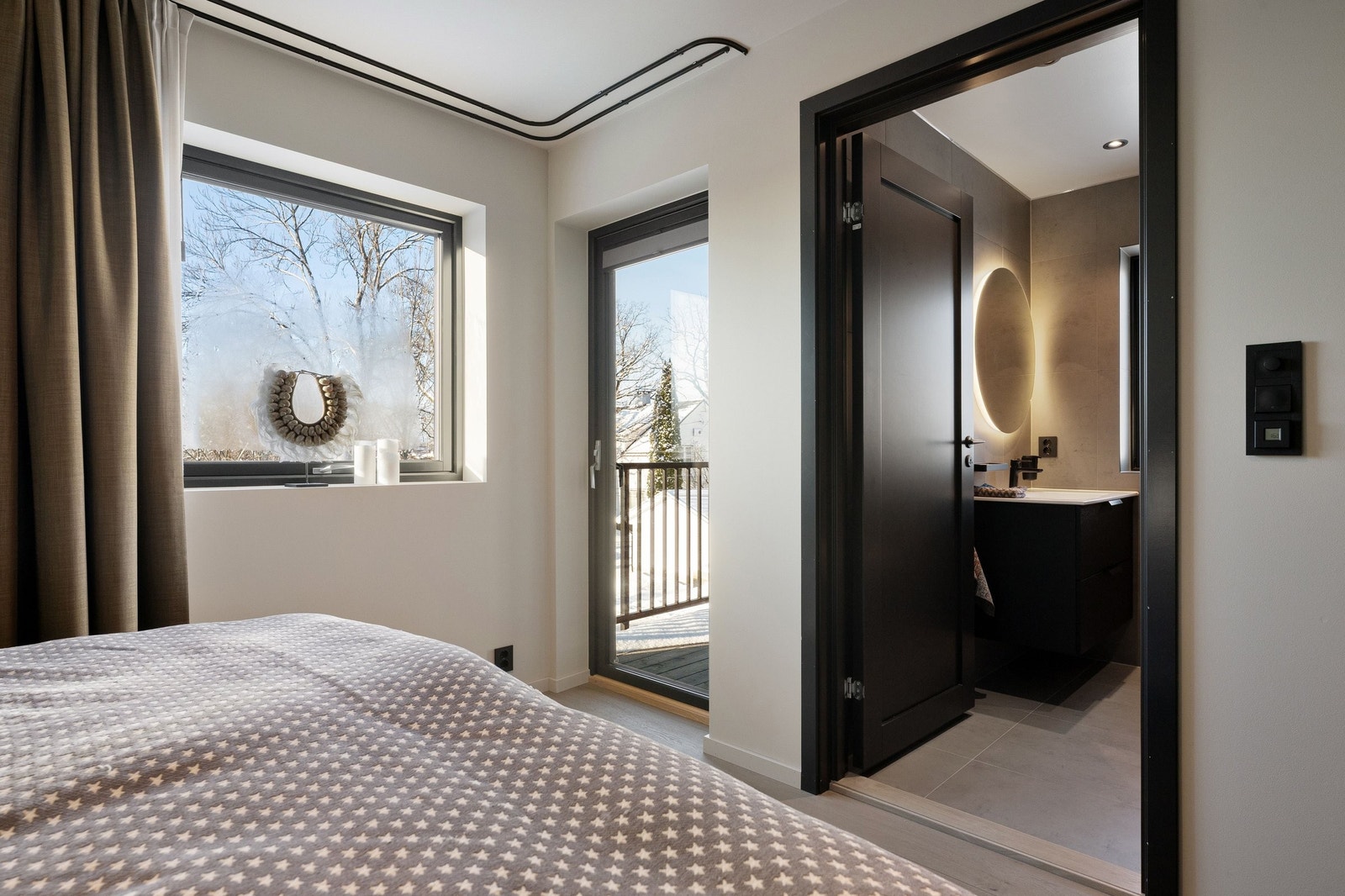 Masterbedroom med eget bad. Galleribilde