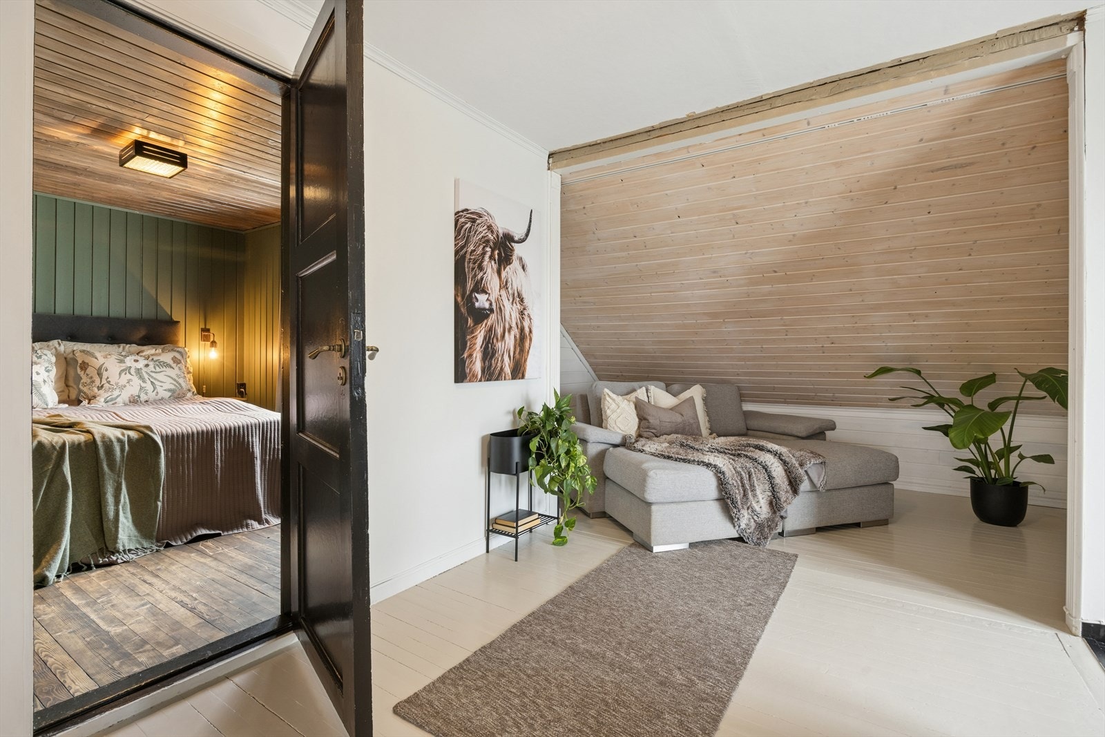 Gangen i andre etasje binder sammen soverommene, badet og loftstuen. Galleribilde