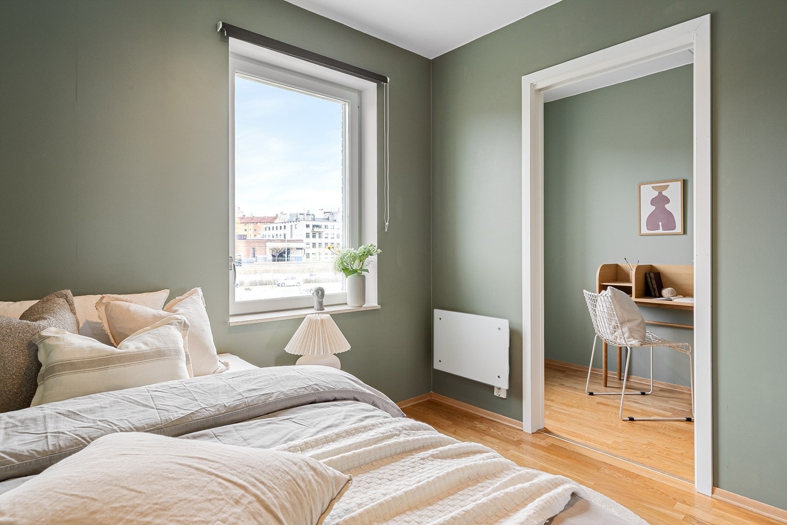 Omkledningsrom kan også innredes som kontor. Galleribilde