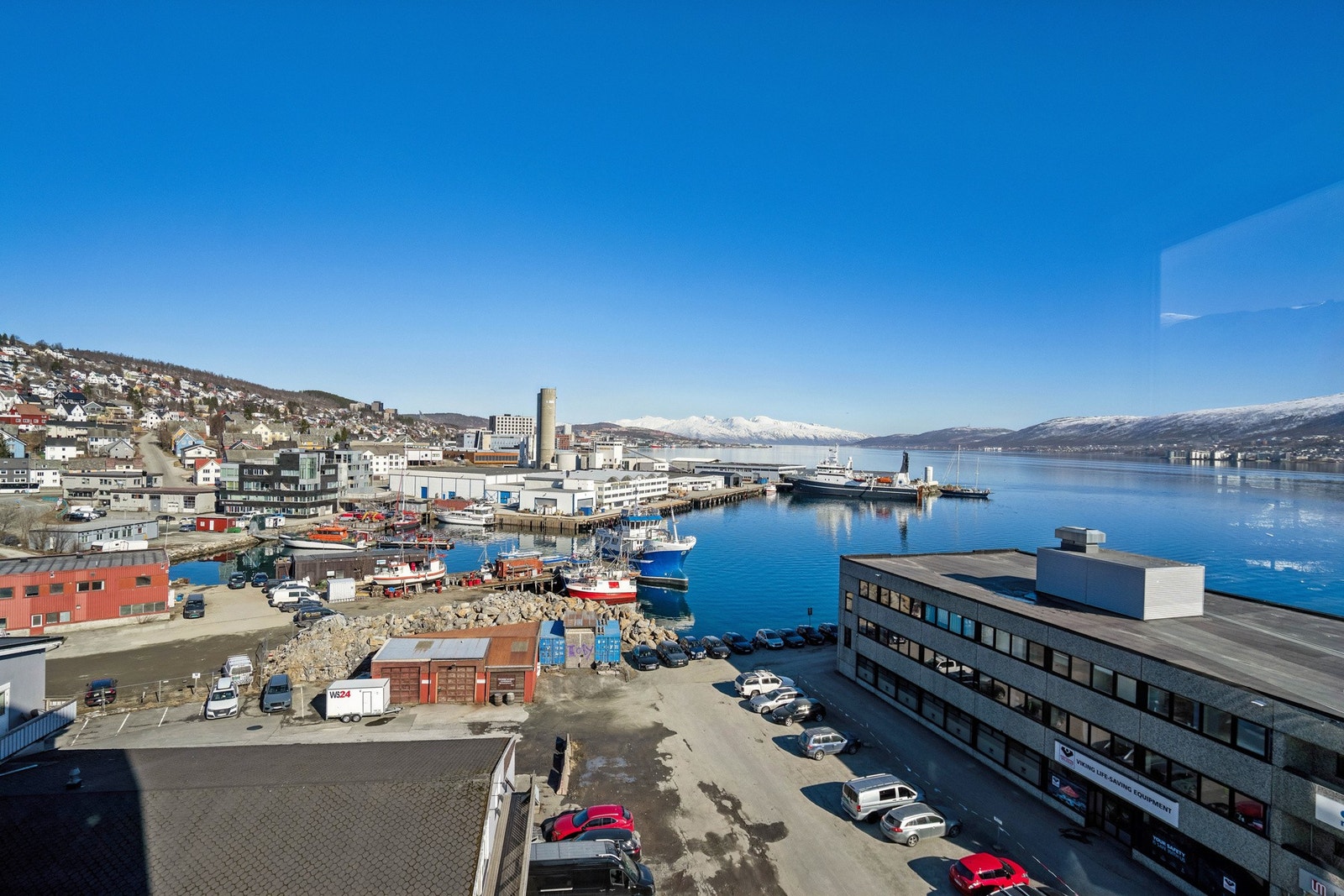 Utsikt fra stue retning nord Galleribilde