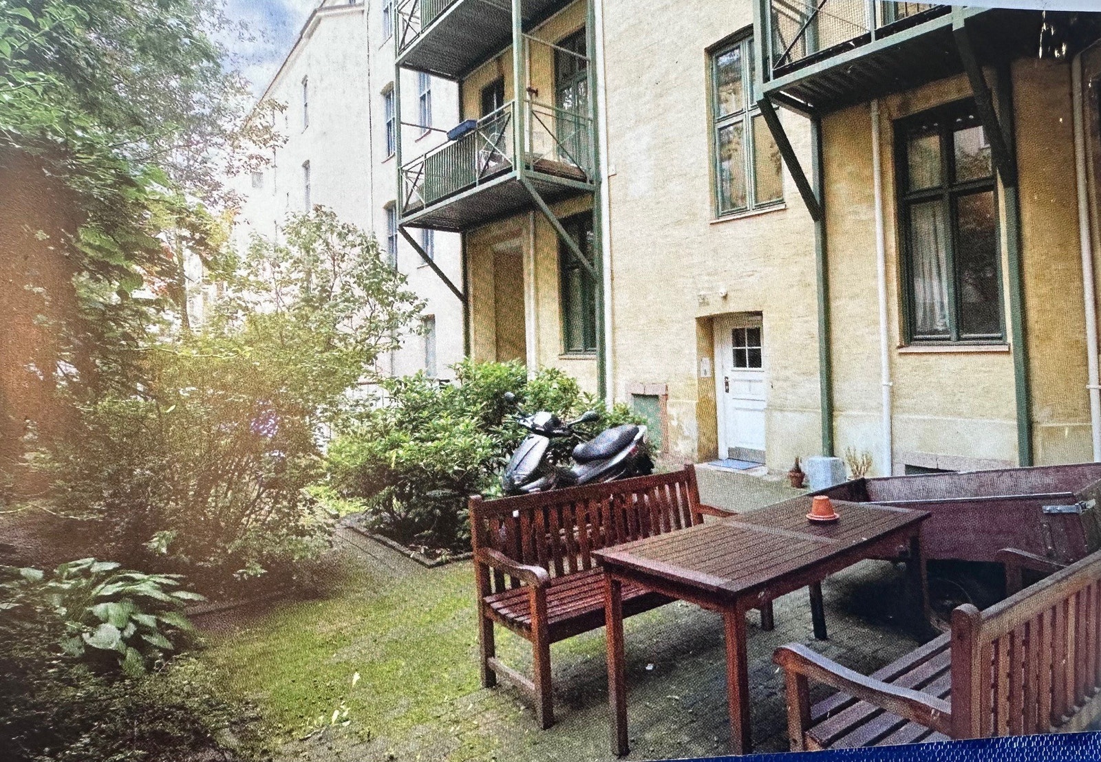 Uteplass i bakgård til felles bruk Galleribilde