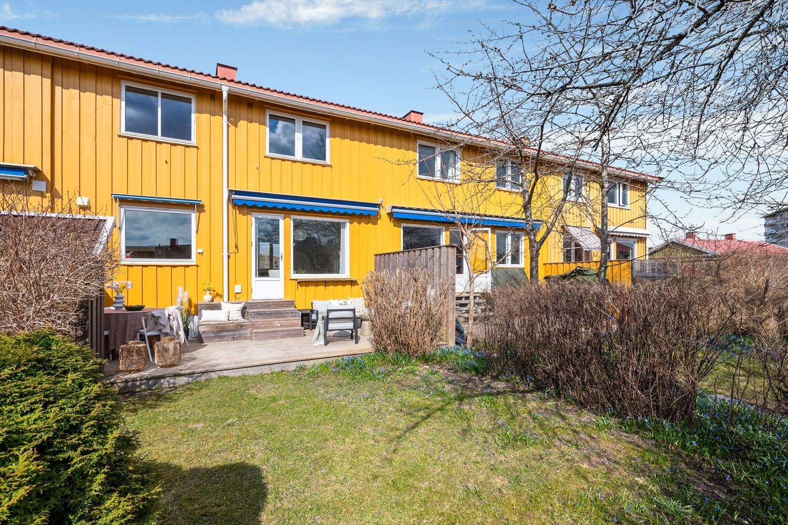 Boligen ligger i et barnevennlig område på Bøler med umiddelbar nærhet til Østmarka. Galleribilde