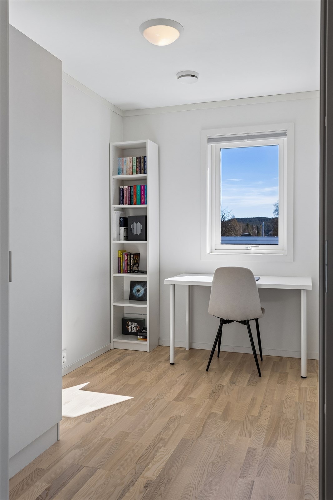 Det andre soverommet egner seg godt som barnerom, gjesterom eller kontor. Galleribilde