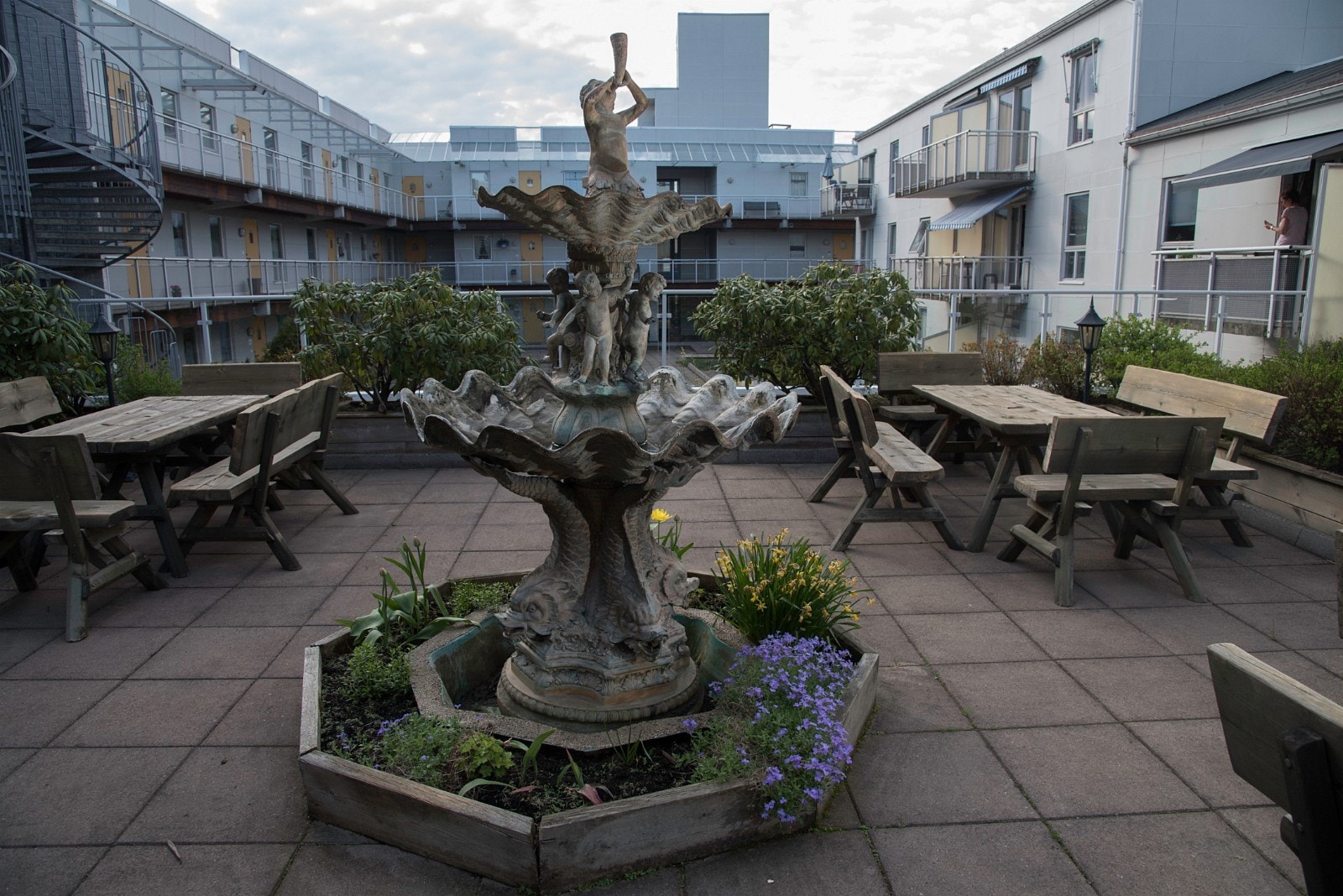 Flott opparbeidet indre gård. Galleribilde