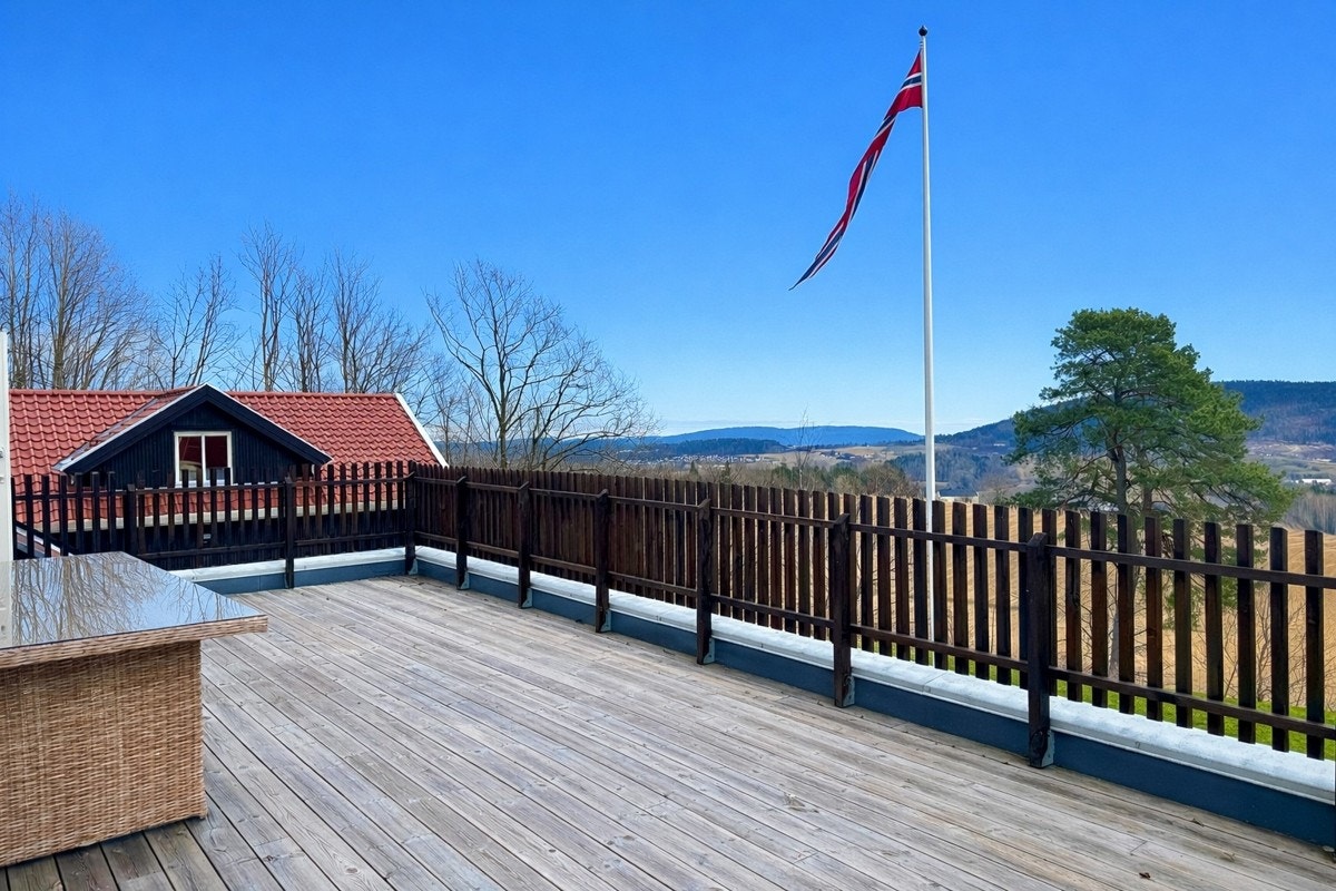 Terrasse utenfor tv-kroken med fantastisk utsikt Galleribilde