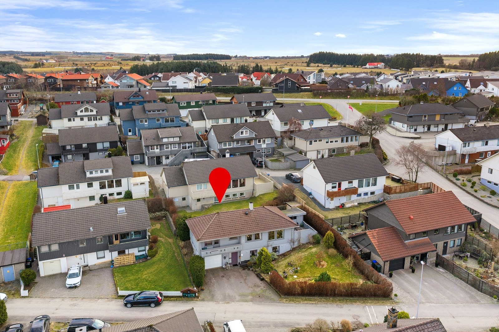 En innholdsrik enebolig i etablert boligområde. Galleribilde