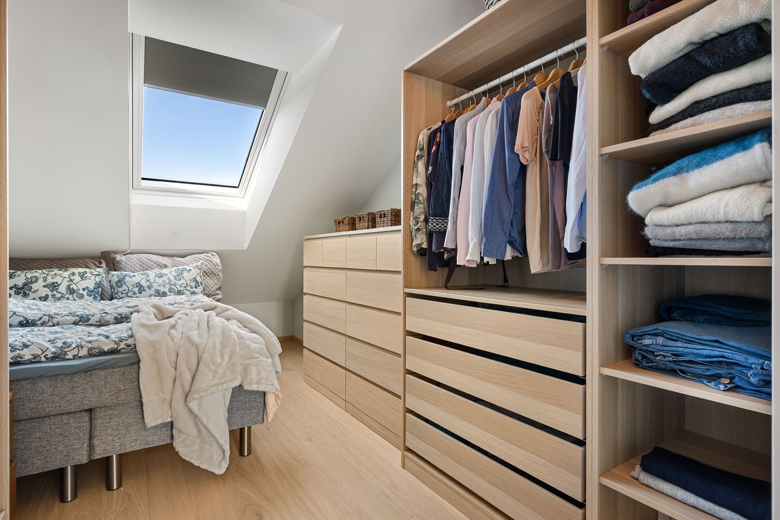 Rommet passer perfekt som gjesterom, barnerom eller kontor. Galleribilde