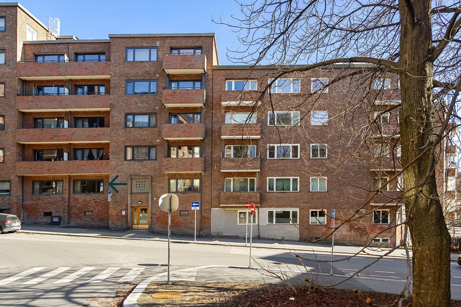 Her bor du i rolige og hyggelige omgivelser, samtidig som du har kort gangavstand til sentrum og alt byen har å by på. Galleribilde