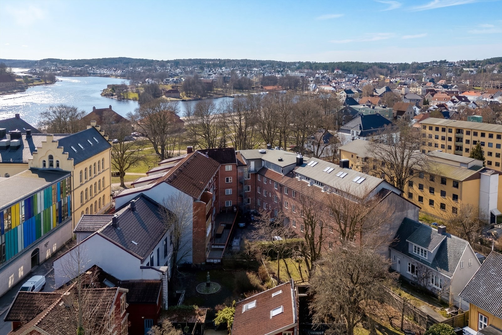 Her finnes en felles bakgårdshage til beboerne. Galleribilde