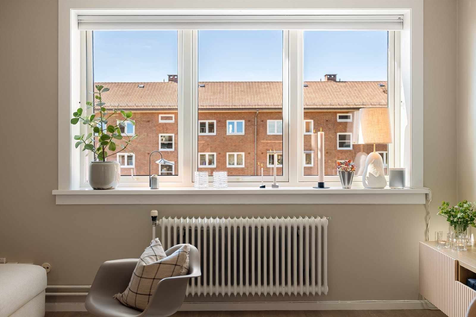 Vinduene i leiligheten ble byttet i 2009 med 2-lags isolerglass. Galleribilde