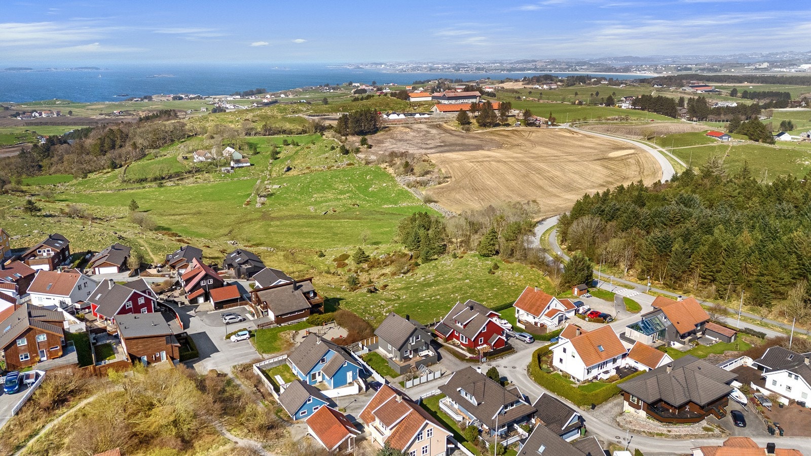 Flotte strender ligger i gang- og sykkelavstand; Solastranda, Ølberg og Hellestø. Galleribilde