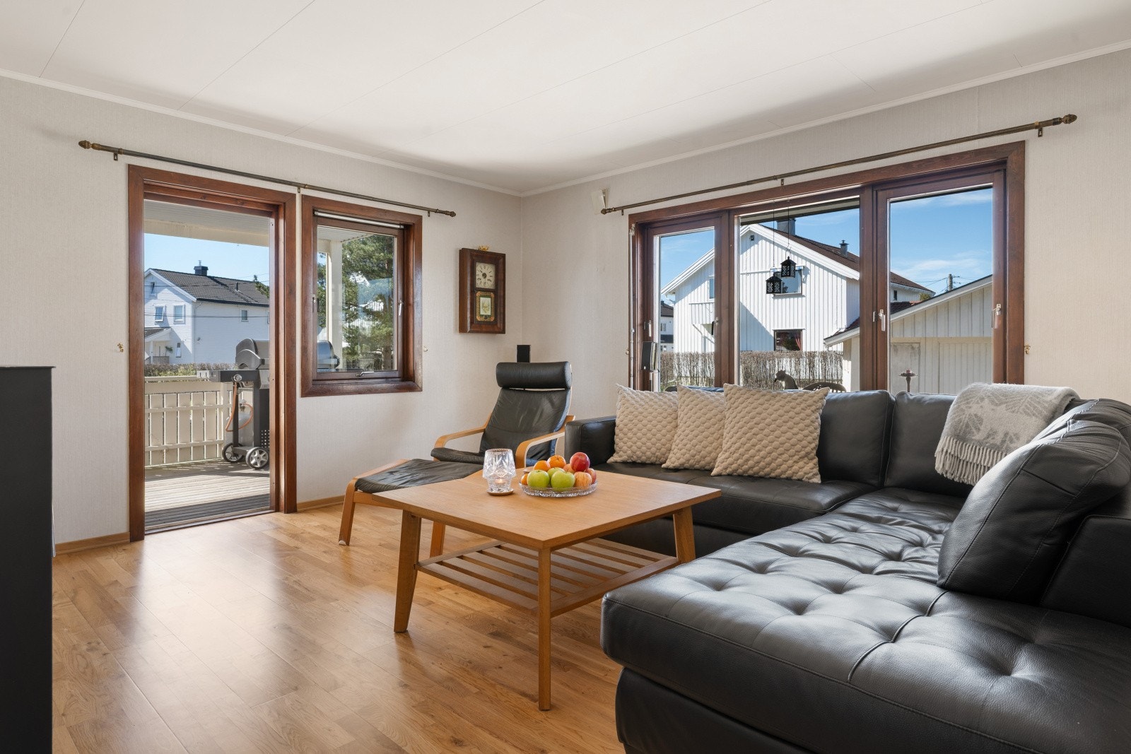Fra stuen er det direkte utgang til en balkong på 10 m². Galleribilde