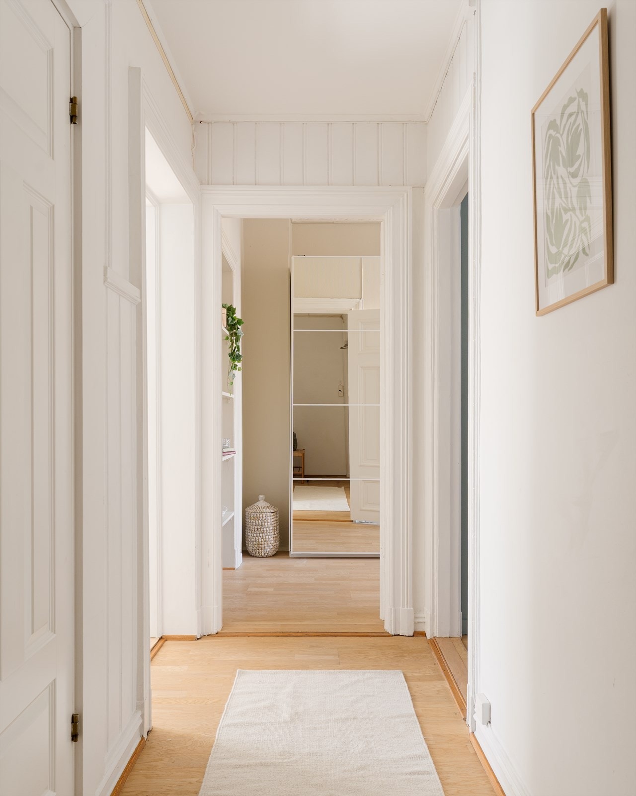 Her er det plass til oppheng av yttertøy og sko. Galleribilde