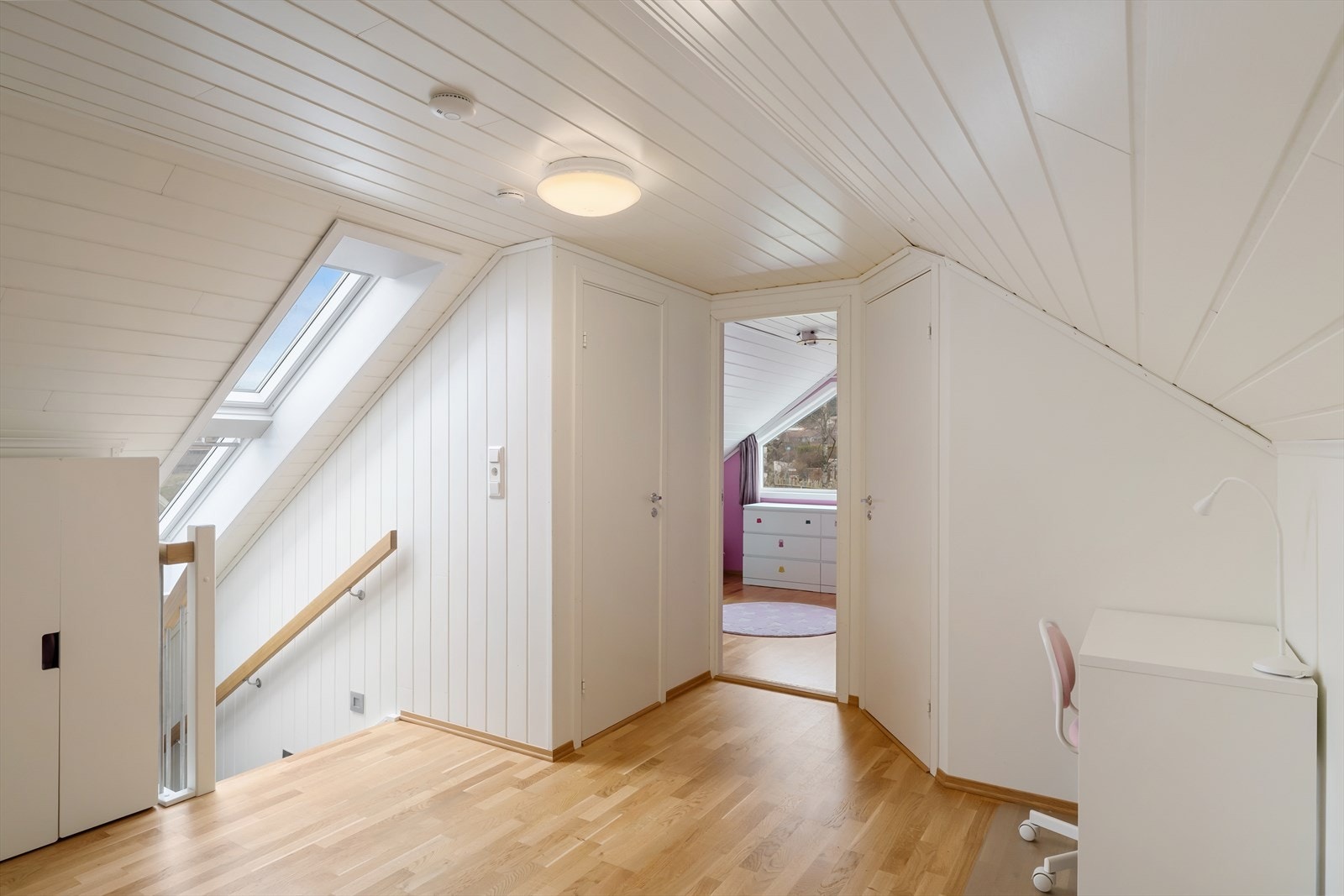 Det er i dag innredet som 3 soverom og loftstue. (Ikke byggesøkt) Galleribilde