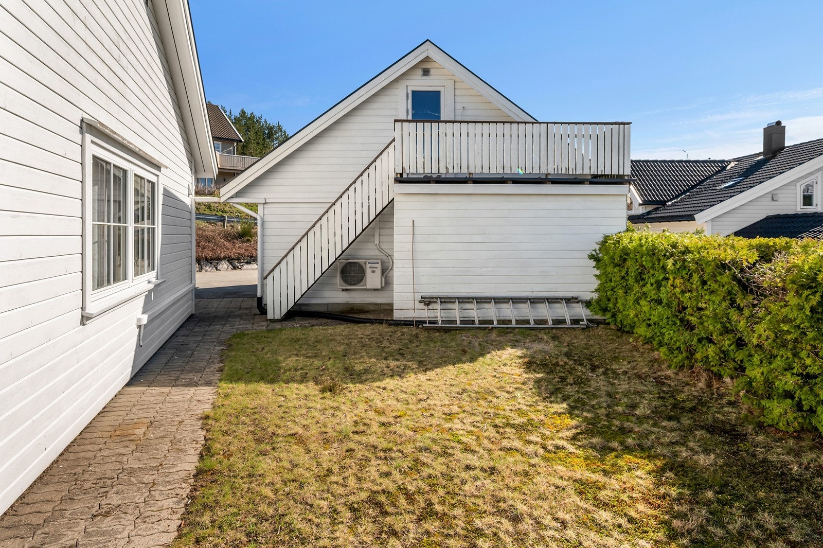 Garasje med balkong Galleribilde
