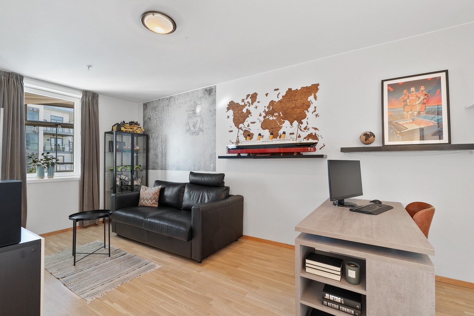 Soverom nr. 3 er romslig og egner seg også til bruk som kontor eller ekstra stue ved behov. Galleribilde