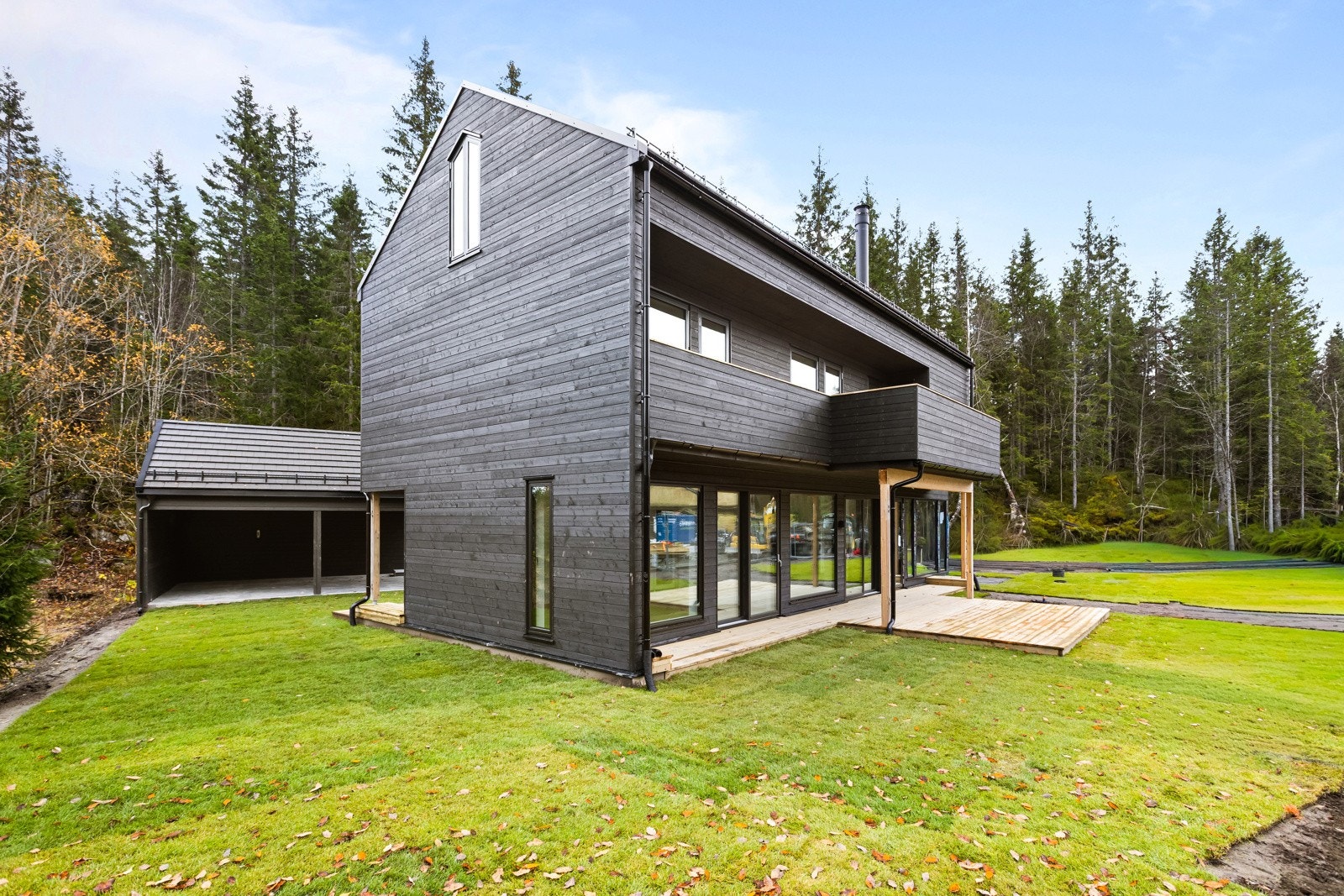 Eiet tomt på 773 kvm - Carport til to biler og bod i bakkant Galleribilde