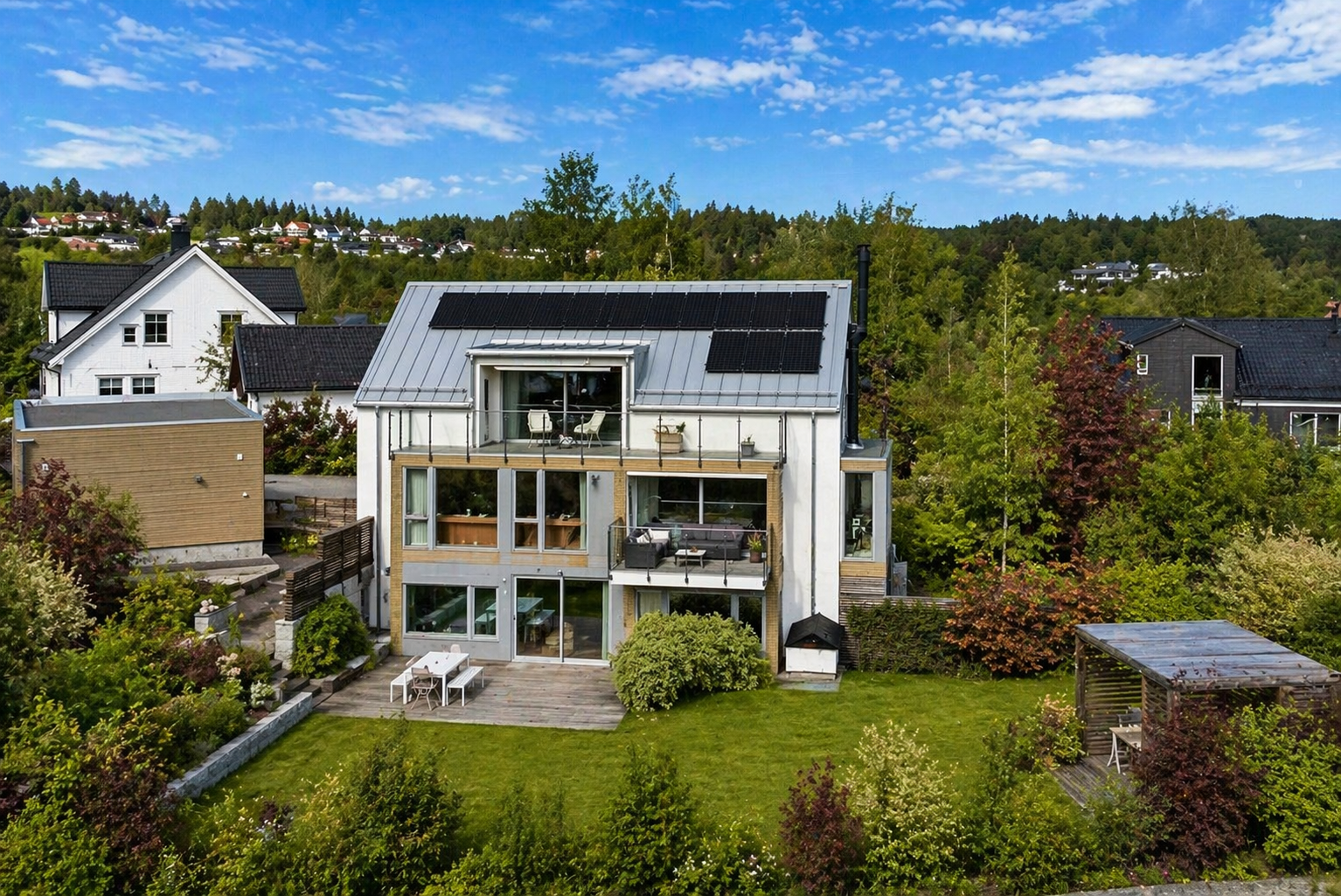 Bildet er AI-redigert til sommerbilde. Galleribilde