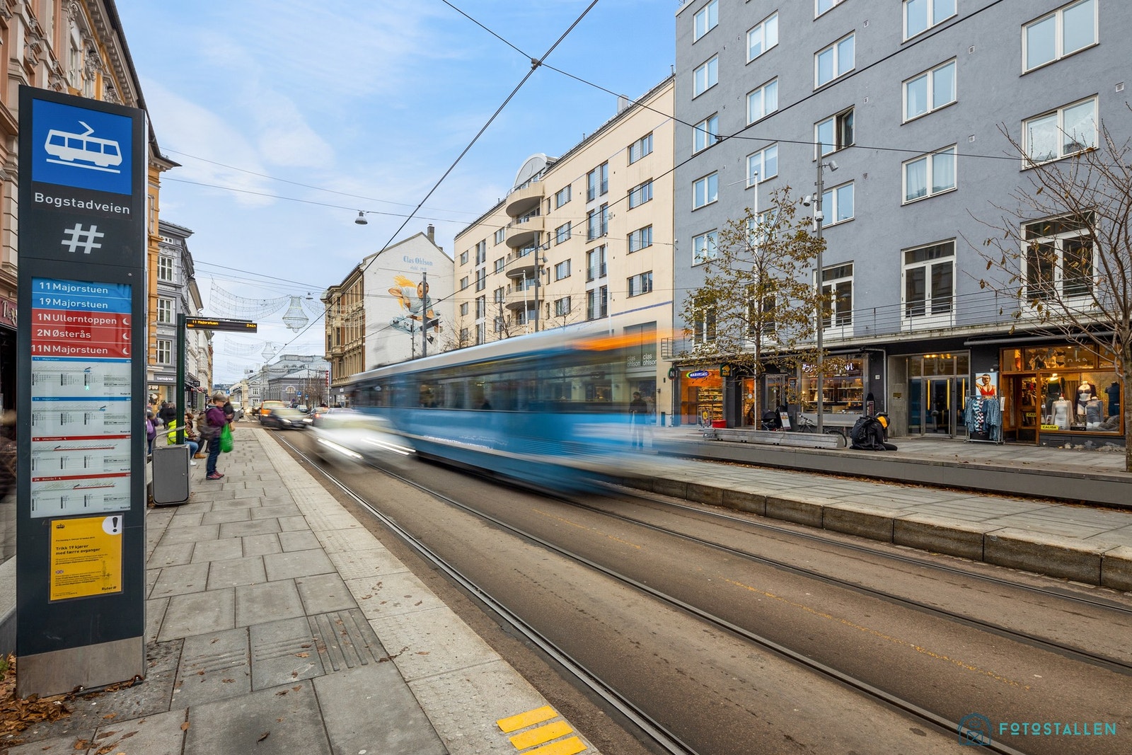 Området har et svært godt kollektivtilbud. Majorstuen er et av Oslos viktigste knutepunkter med tilgang til alle T-banelinjer, samt trikk og buss i umiddelbar nærhet. Galleribilde