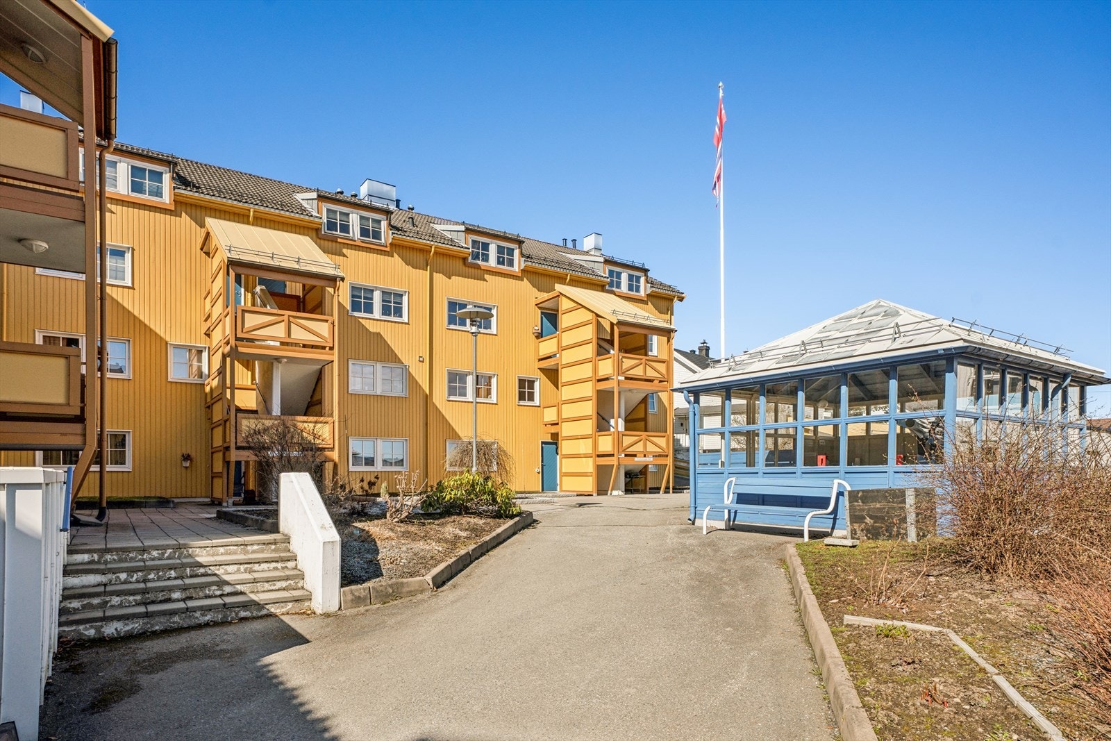 Sandvoldgården borettslag byr på et trivelig og sosialt bomiljø med hyggelige fellesområder. Galleribilde