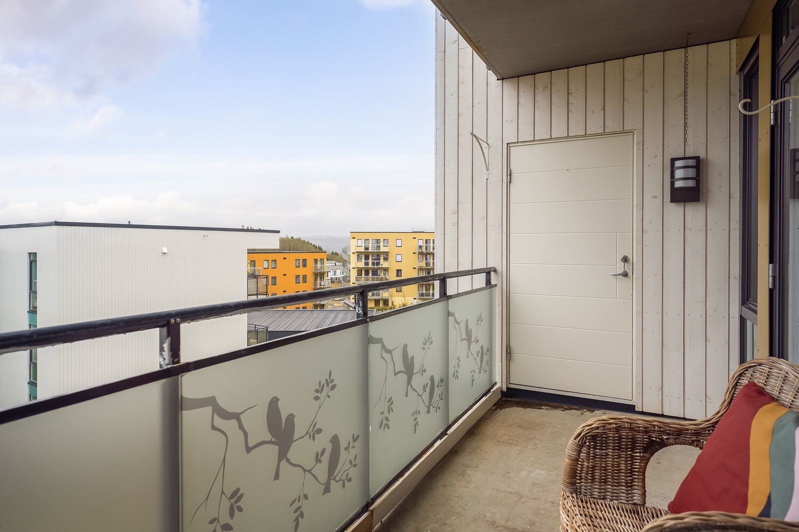 I enden av balkongen finner du en praktisk bod på 2,6m². Galleribilde