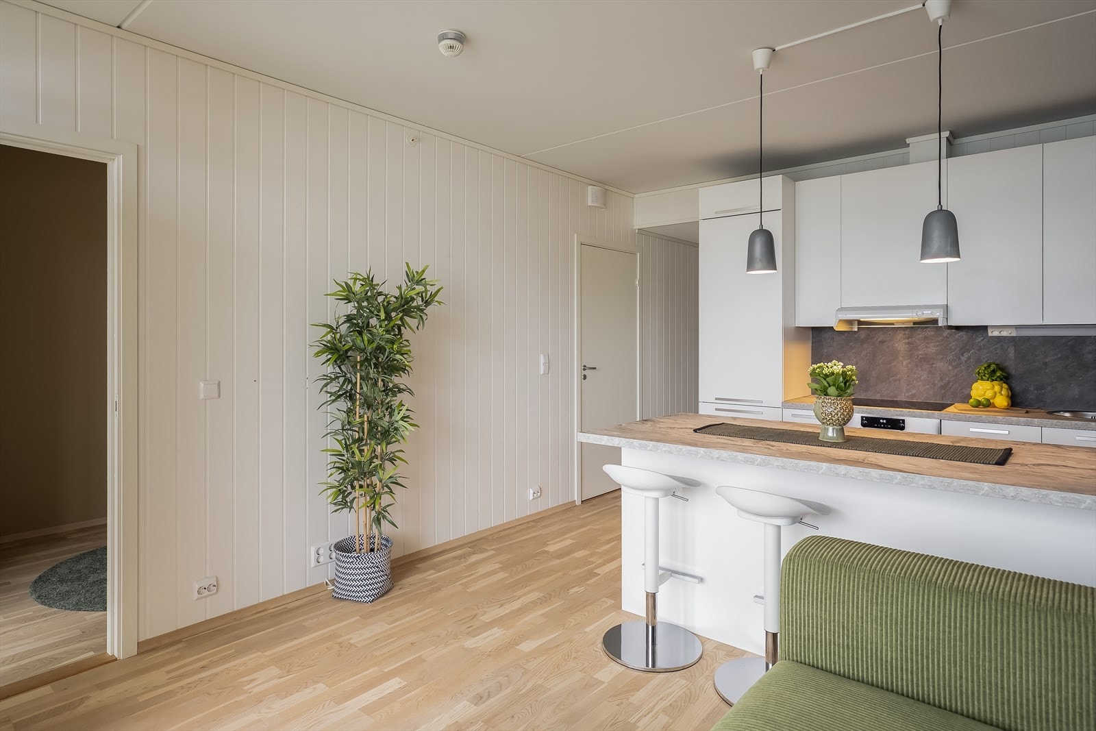 Leiligheten inneholder to gode soverom, romslig bad, innvendig og utvendig bod, samt en praktisk og innbydende entré. Galleribilde