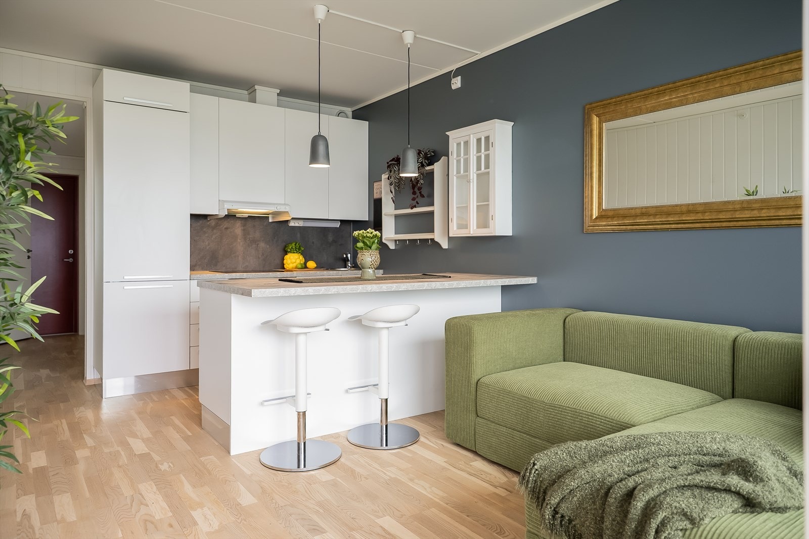 Velkommen til Andersbakkan 88 - en strøken 3-roms selveierleilighet på 45 m², med en attraktiv beliggenhet i byggets 2. etasje. Foto: Oscar Stoltenberg Galleribilde
