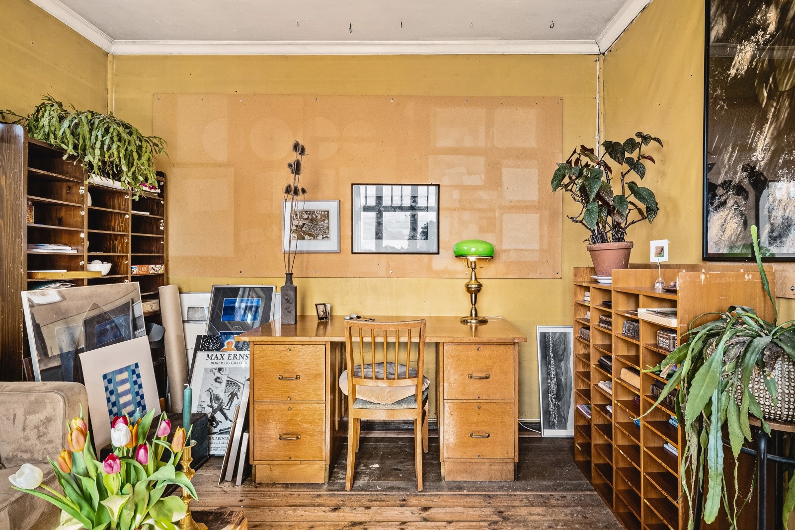 Rommet i første etasje egner seg godt som soverom, kontor eller bibliotek. Galleribilde