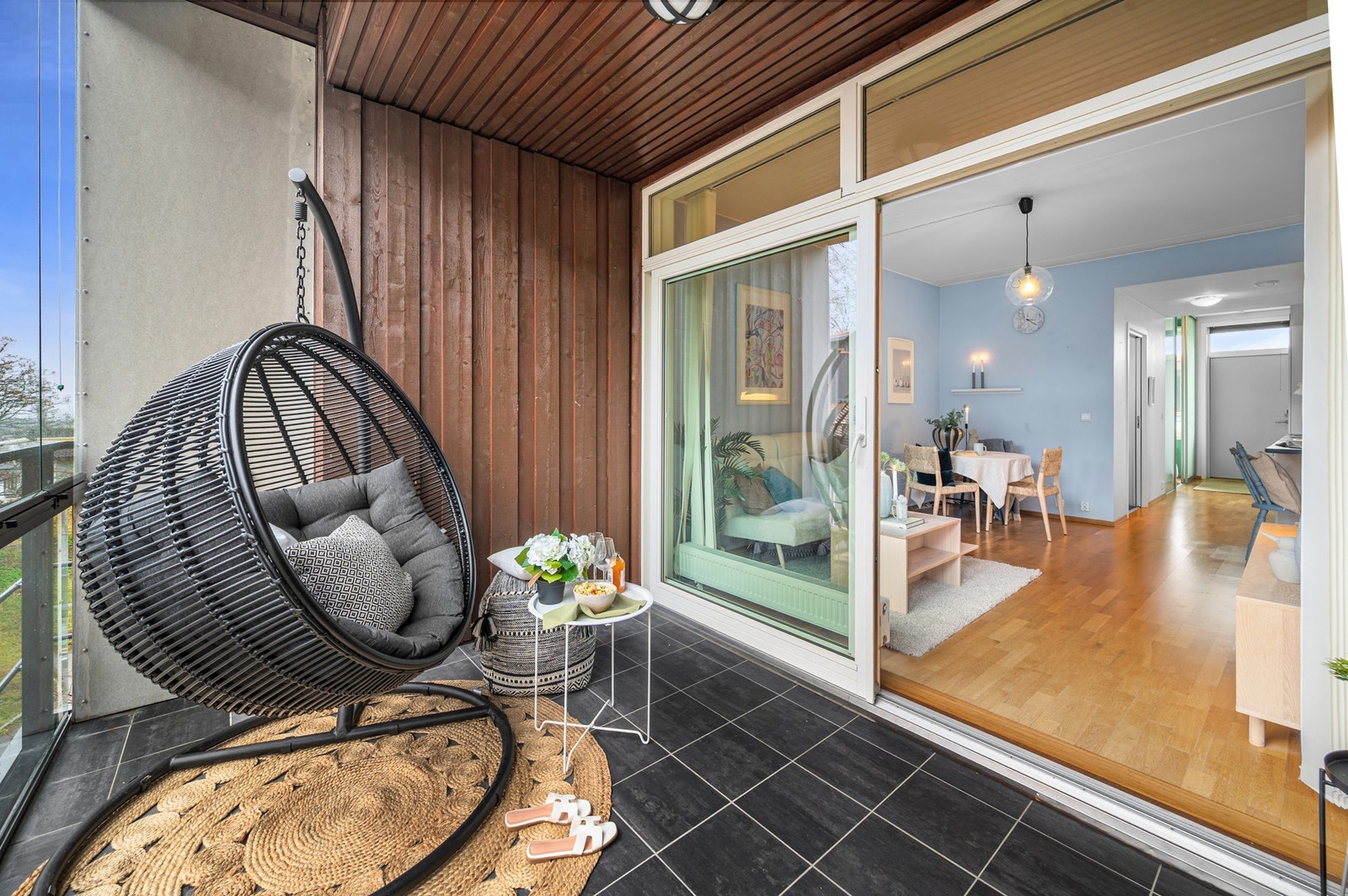 Fra stue har man utgang til en romslig balkong med gode solforhold. Galleribilde