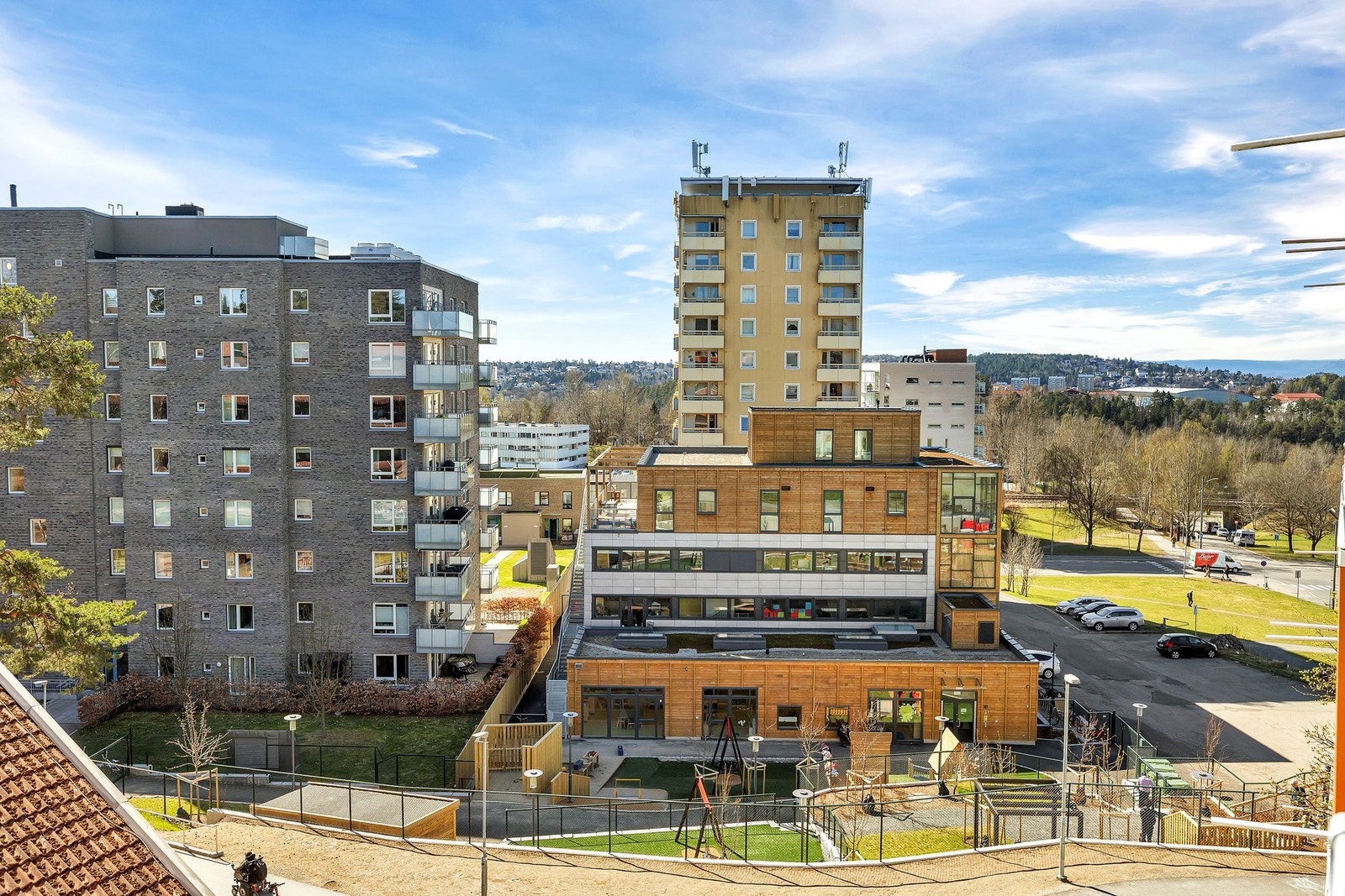 Leiligheten ligger i et attraktivt og rolig boligområde på Oppsal Galleribilde