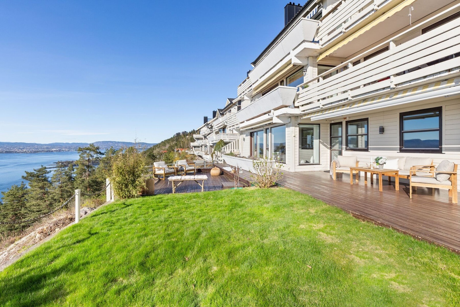 Her får du en fantastisk privat terrasse på 60 kvm med svært gode solforhold og panoramautsikt. Galleribilde