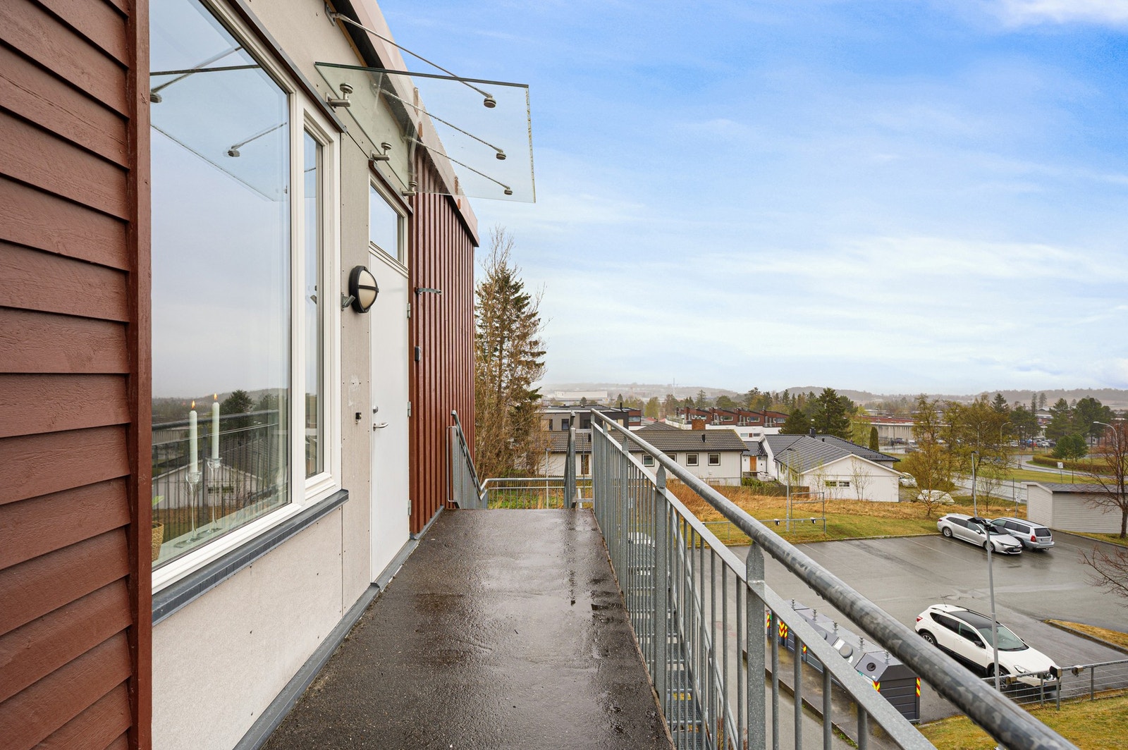 Boligblokken sto ferdig i 2006, og har en flott beliggenhet i et rolig og veletablert boområde i Granåslia/Brundalen. Galleribilde