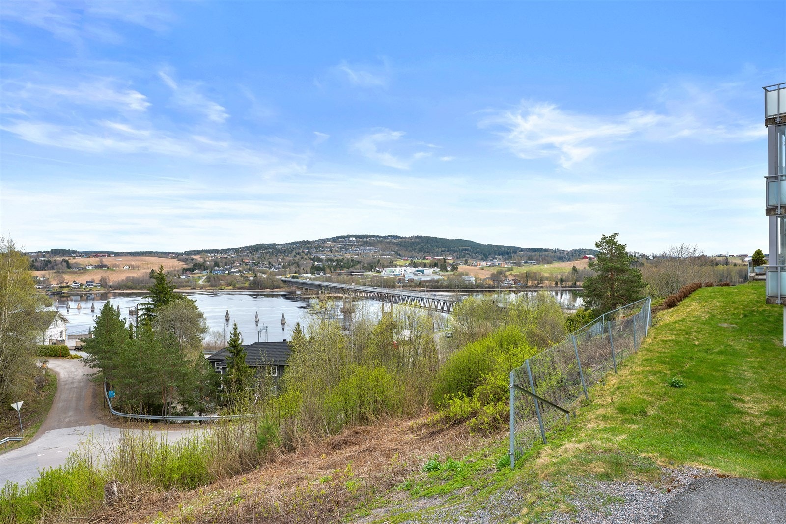 Området byr på flotte tur- og friluftsområder med bademuligheter ved Hvalstjern, Heiavann og Gansvika. Galleribilde