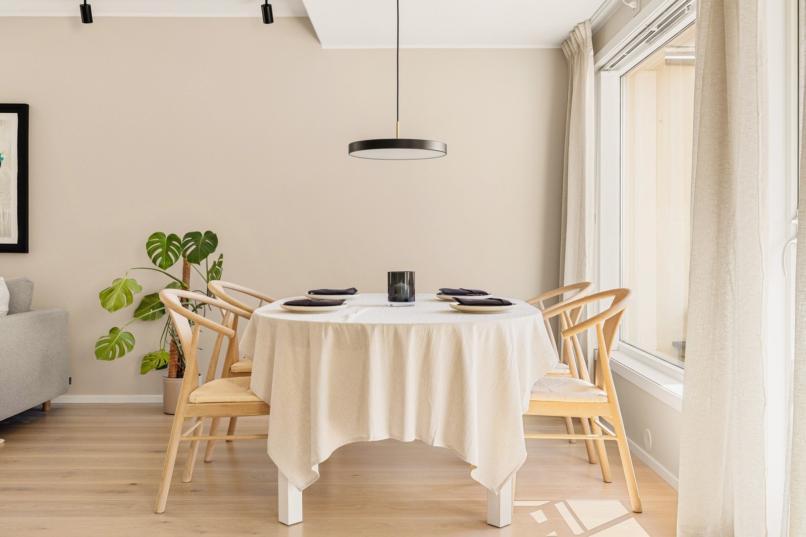 Nyt gode måltider med venner og familie. Galleribilde