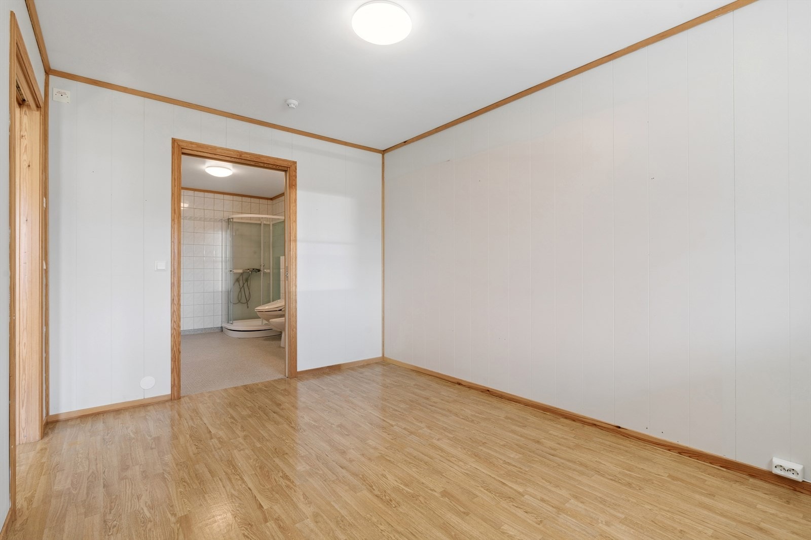 Det er direkte adkomst til baderommet fra soverommet. Galleribilde