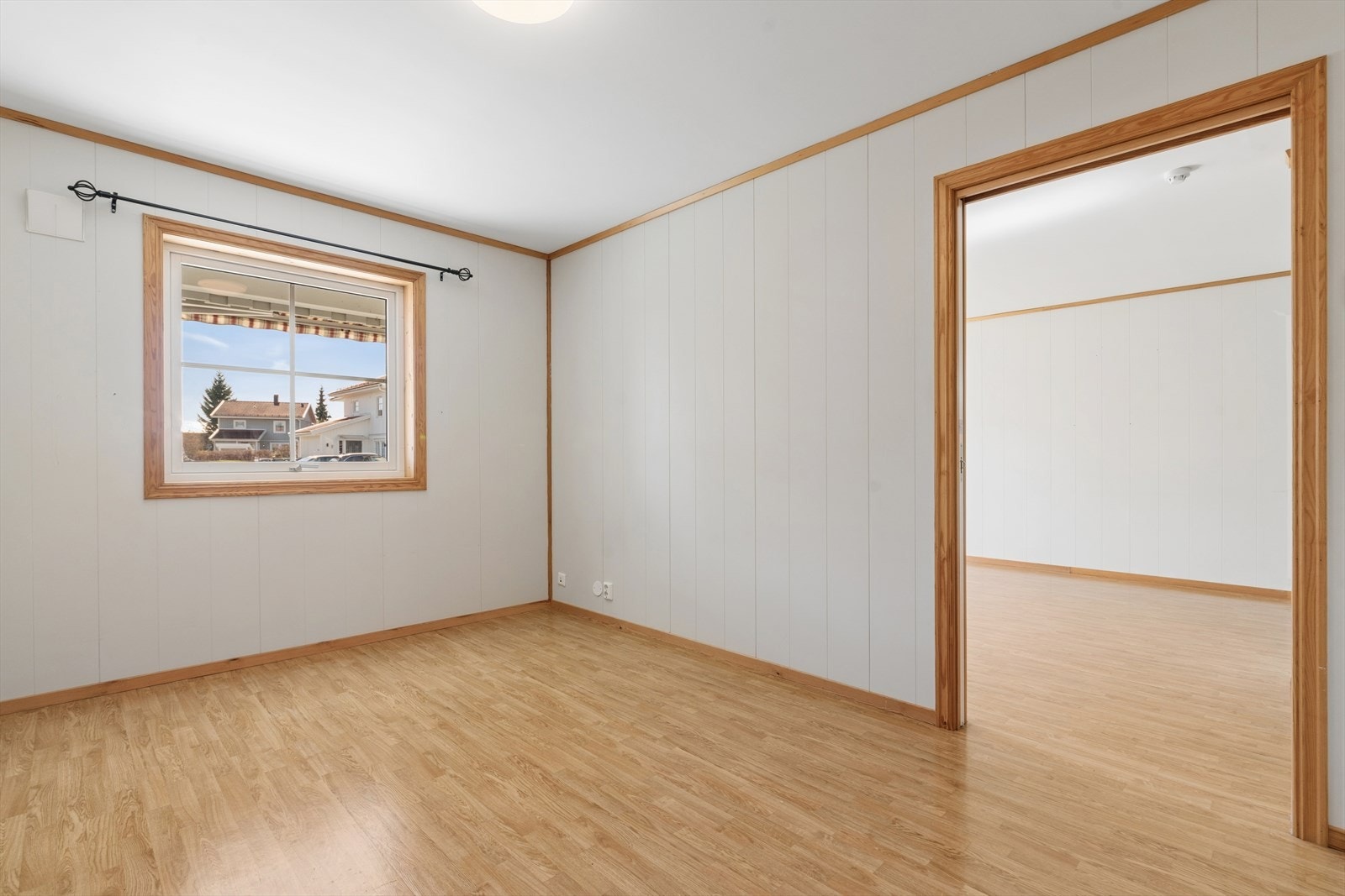 Soverommet er romslig og har god plass til dobbeltseng. Galleribilde