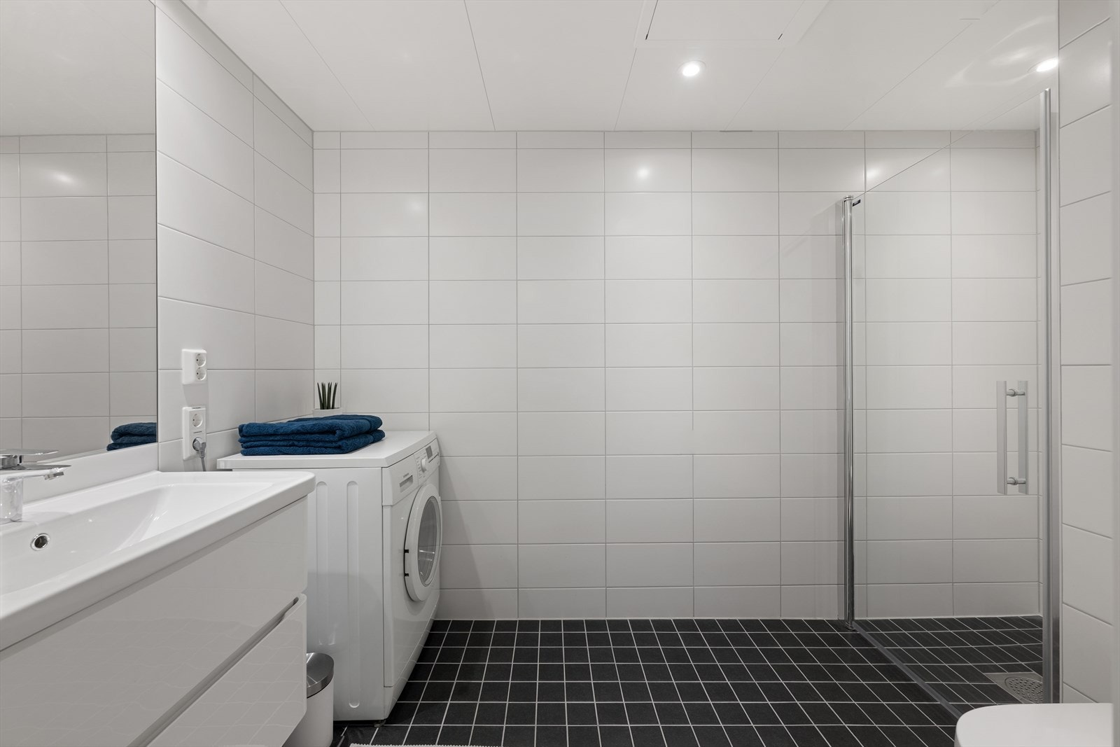 Lekkert fliselagt bad/wc Galleribilde