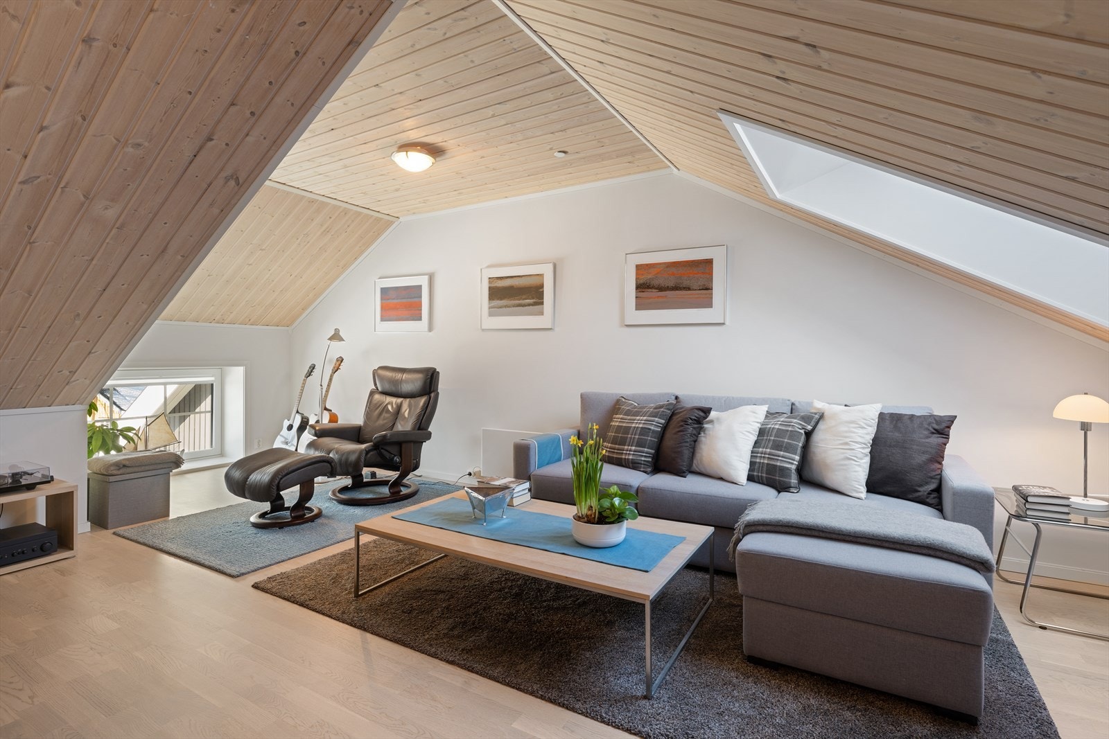 Koselig loftstue i 3 etg. Galleribilde