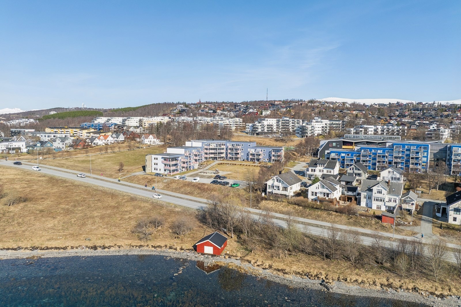Kort vei til lysløypenettverket på Tromsøya, tilrettelagt for både ski, sykkel og fotturer. Galleribilde