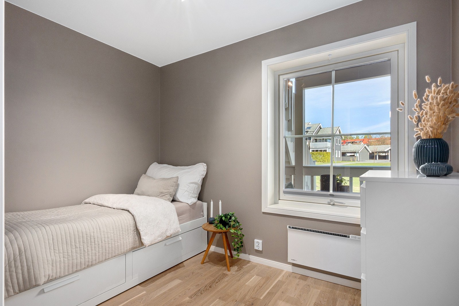 Soverom 2 egner seg godt som barnerom, gjesterom eller kontor. Galleribilde