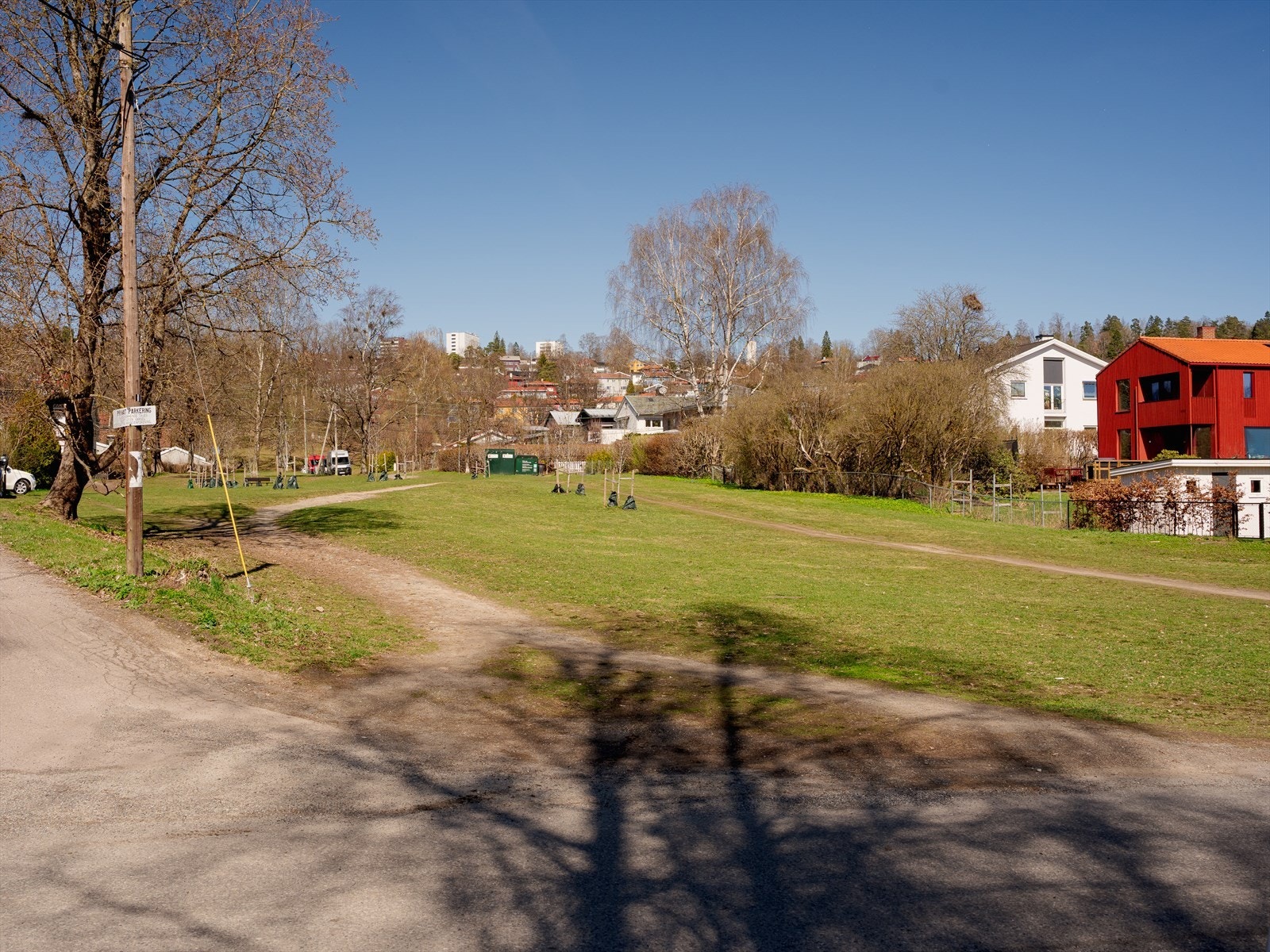 Området har gode rekreasjonsmuligheter året rundt, med gangavstand til Damefallet og et sammenhengende grøntbelte videre mot Sognsvann og Korsvoll. Galleribilde
