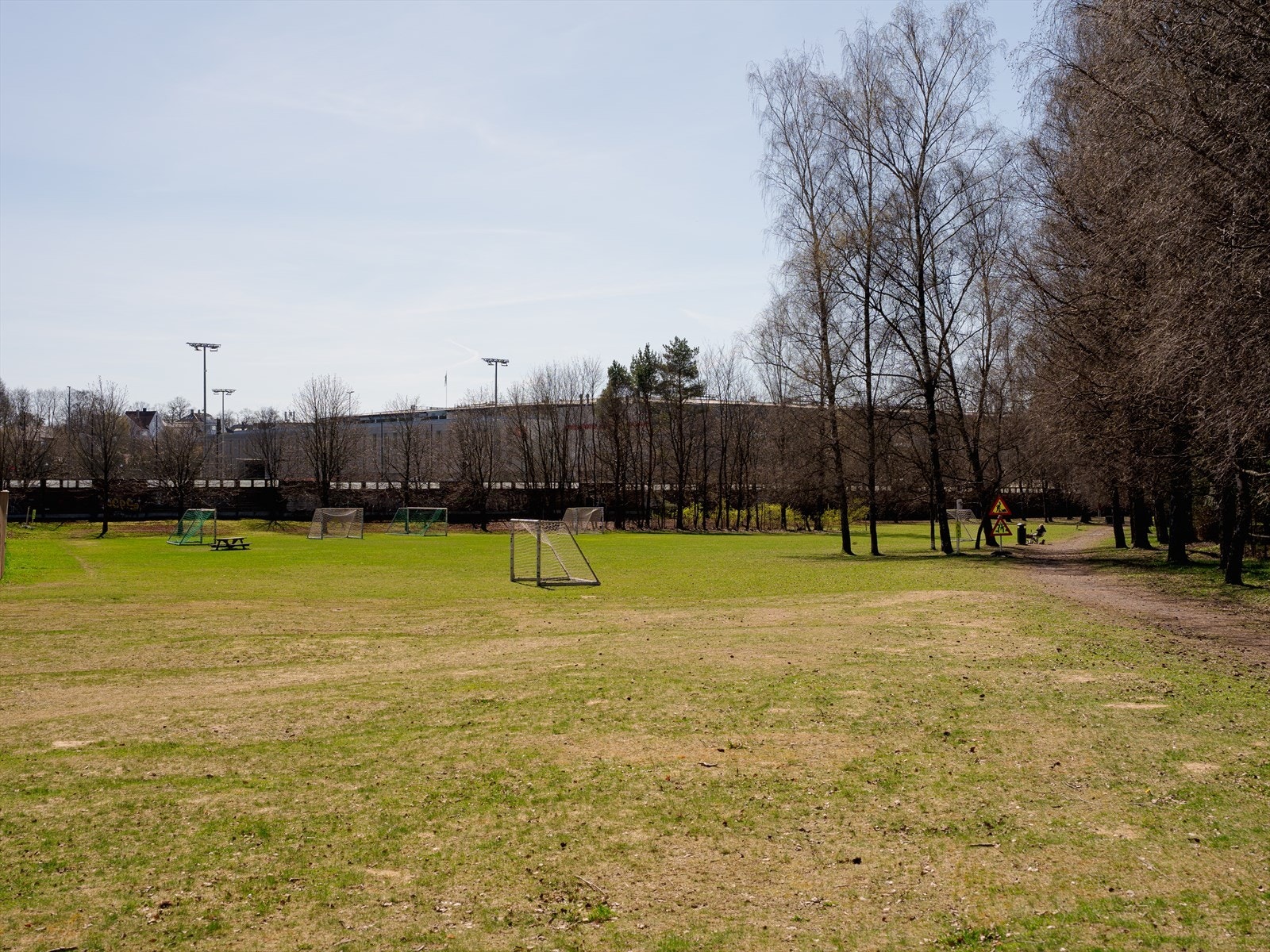 Attraktiv og solrik beliggenhet på Ullevålsletta, med grønne parkområder like ved. Galleribilde