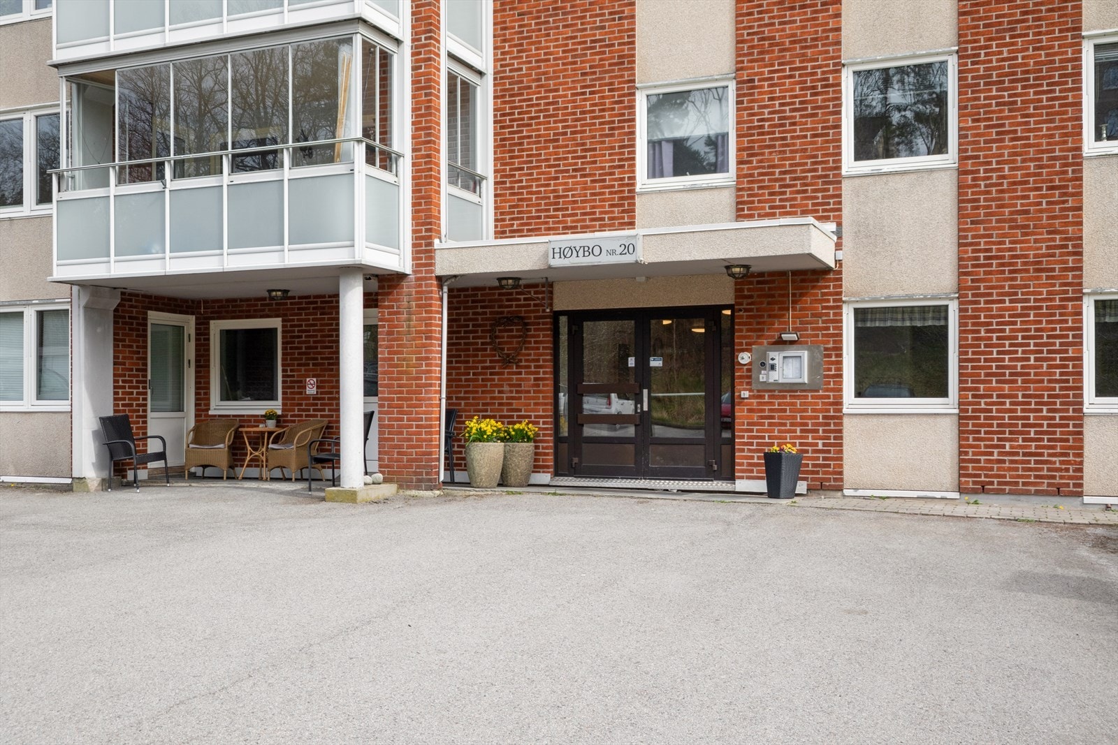 Inngangspartiet til blokken Galleribilde