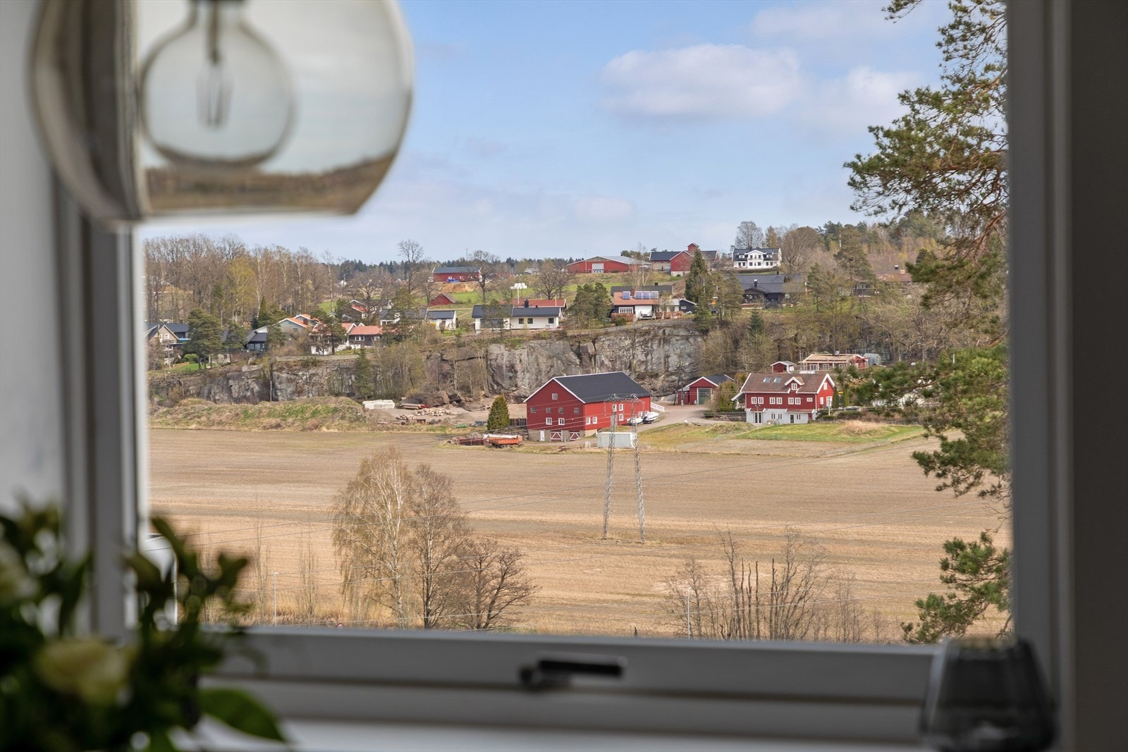 Utsikten fra spisestuen ved kjøkkenet Galleribilde