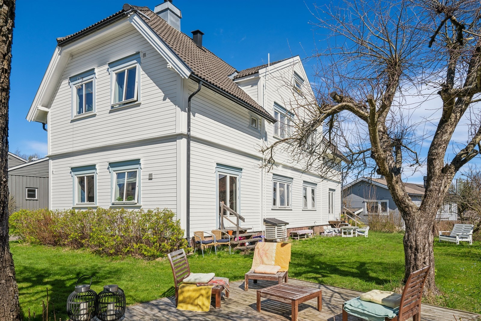 Velkommen til Holmestrandgaten 2A! En flott selveierleilighet i et etablert sameie med flott opparbeidet fellesarealer. Galleribilde