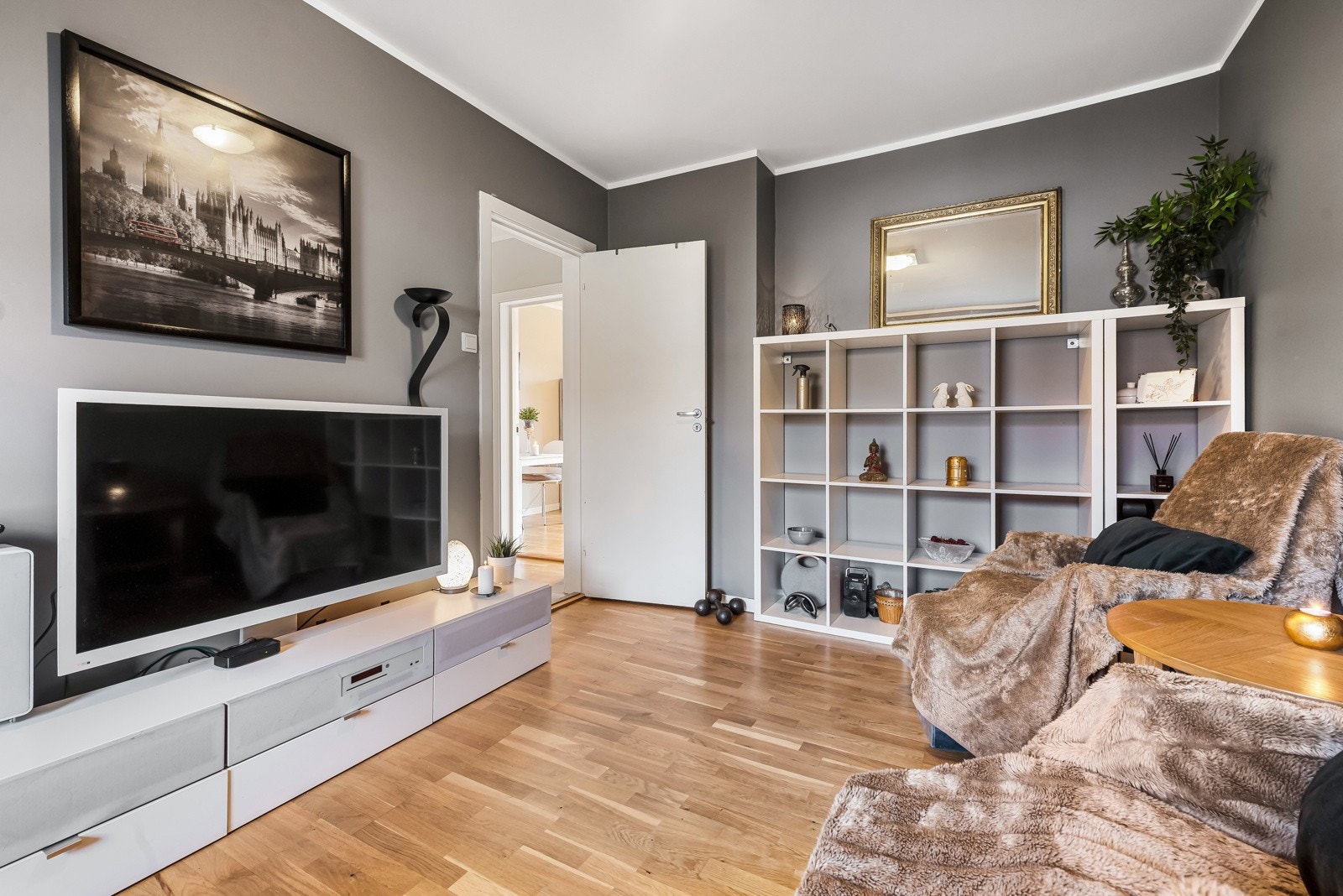 Soverommet fungerer også som stue 2 og soverom. Galleribilde