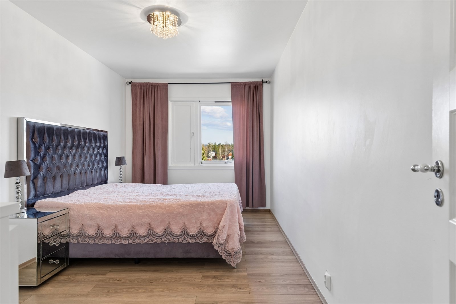 Boligen har tre lyse og hyggelige soverom. Galleribilde